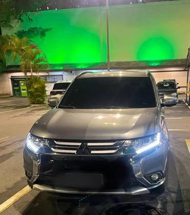 MITSUBISHI OUTLANDER 3.0 GT 4X4 V6 24V GASOLINA 4P AUTOMÁTICO MITSUBISHI OUTLANDER 3.0 GT 4X4 V6 24V GASOLINA 4P AUTOMÁTICO